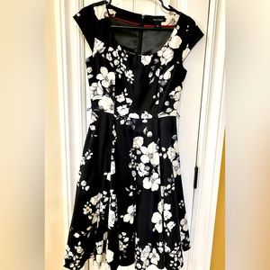 White House Black Market Fit & Flare Dress. Missing Belt